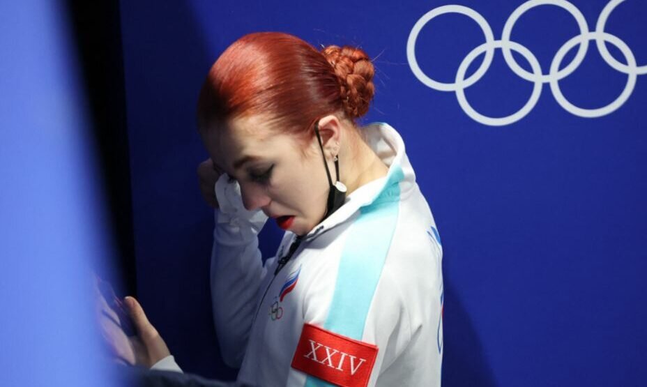    Александра Трусова сорвалась. Но кто вообще способен выдержать такое напряжение? Фото: Reuters
