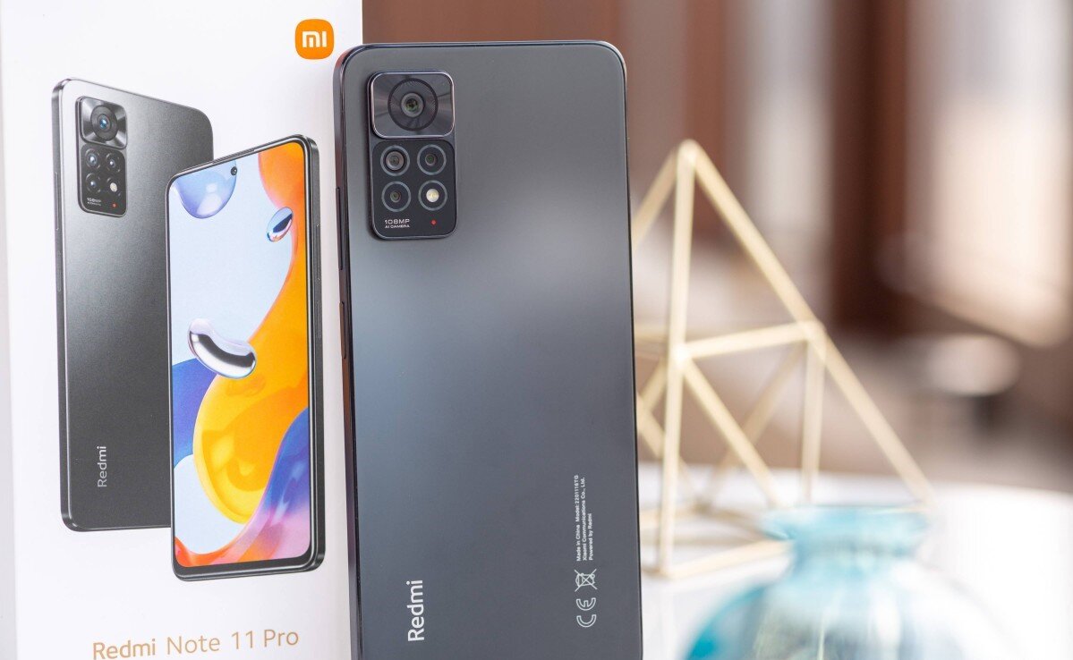 Redmi Note 11 Pro имеет плавный AMOLED-дисплей, ёмкий аккумулятор с мощной зарядкой и влагозащиту. Фото: gsmarena.com