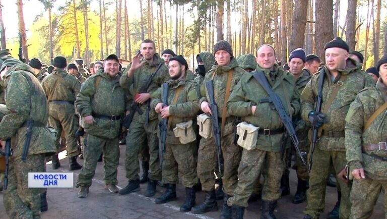    Как настоящие мужчины из Оренбуржья проходят подготовку на полигоне в Ульяновске Андрей Севостьянов