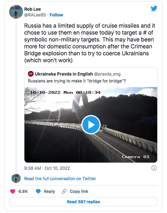 Да, безусловно, ракеты у России на исходе. Ну и объясните кто-нибудь "эксперту" про то, что в мост им. Кличко стрелять "Калибром" как-то глупо