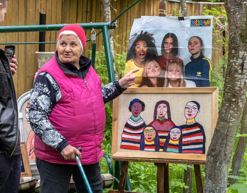 Юлия Алешичева из Карелии стала вот так вышивать в возрасте 83 лет