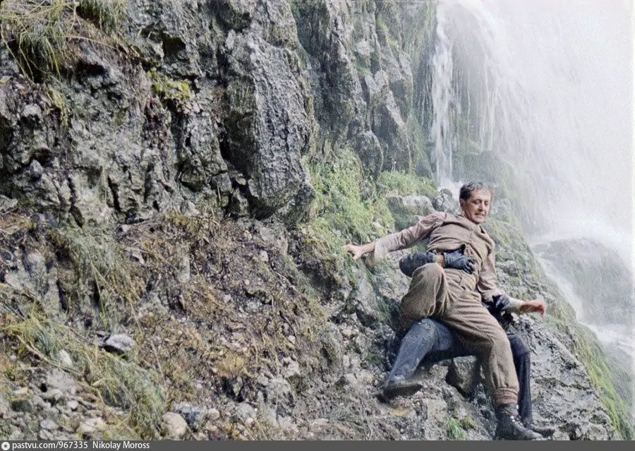 Здравствуйте, товарищи! Сегодня хочу познакомить вас еще с одной подборкой фотографий из СССР, которые расскажут вам о жизни в той стране, которой больше нет.-7