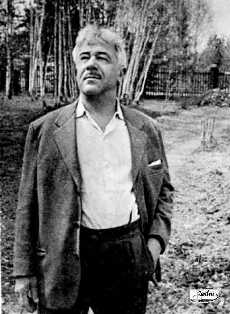 Семён Исаакович Кирсанов на даче. Из открытого доступа