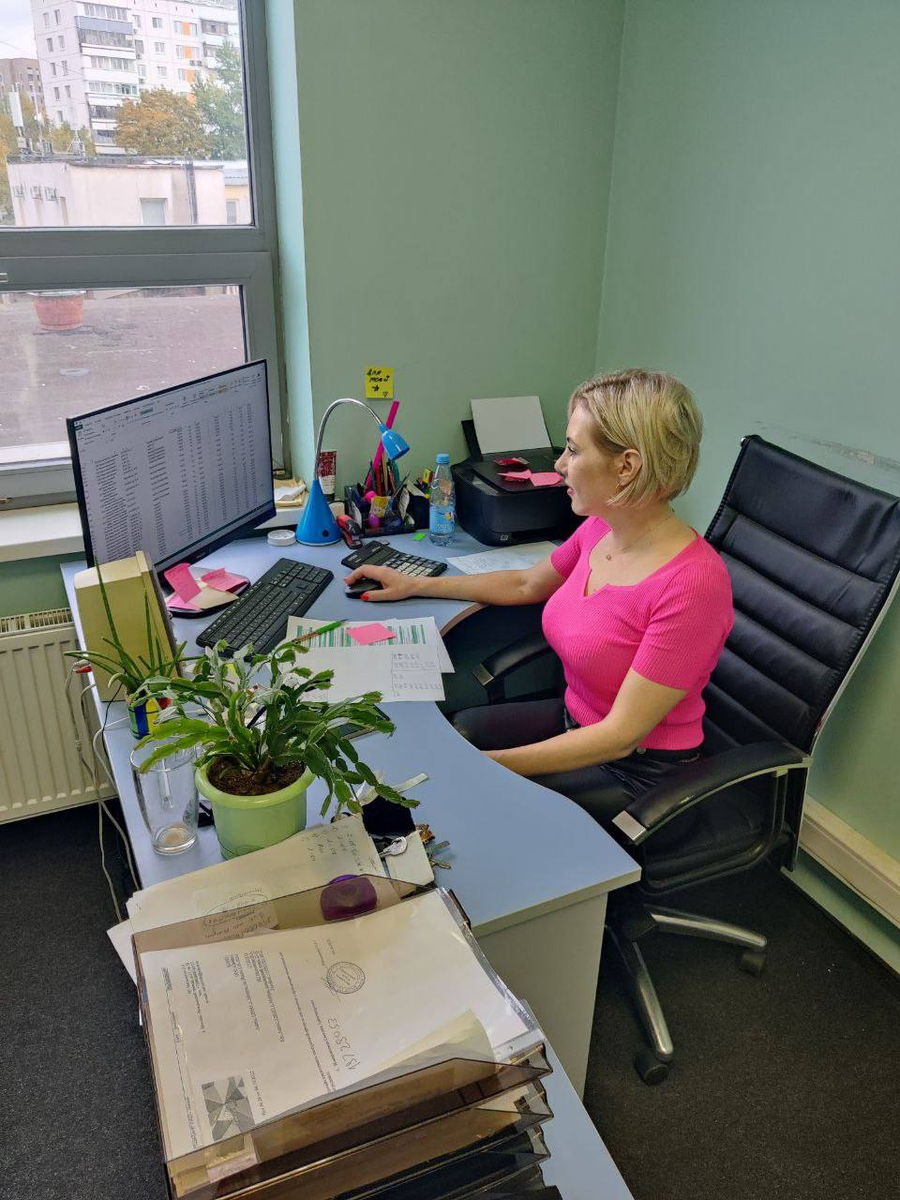 Можно сказать, что первый год — это тест-драйв. Мы смотрели какие товары нравятся покупателям, а какие — нет, разбирались с карточками товаров и набирались опыта.