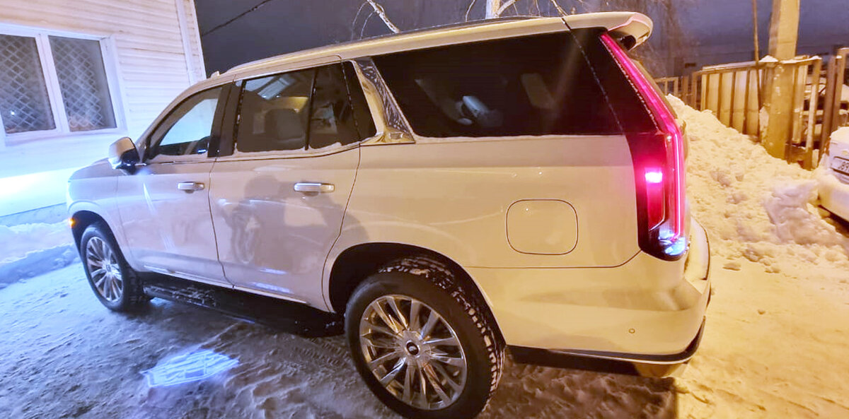 Cadillac Escalade / Premium luxury — цвет белый с доставкой и растаможкой