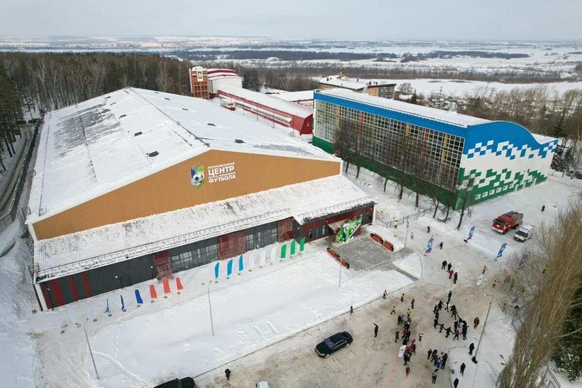  📷    Дмитрий Чернышенко принял участие в открытии футбольного манежа в Башкортостане Кристина Просвиркина