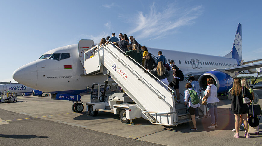 Boeing 737-800 белавиа салон. 26b рейс. Москва-кутаиси авиабилеты. Грузия минск самолет. Рейс минск кутаиси.