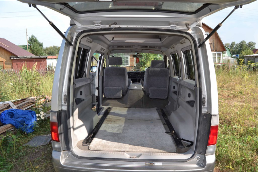 Салон френди. Мазда Бонго Френди салон. Кузов Мазда Бонго Френди. Mazda Bongo Friendee габариты. Мазда Бонго Френди размер багажника