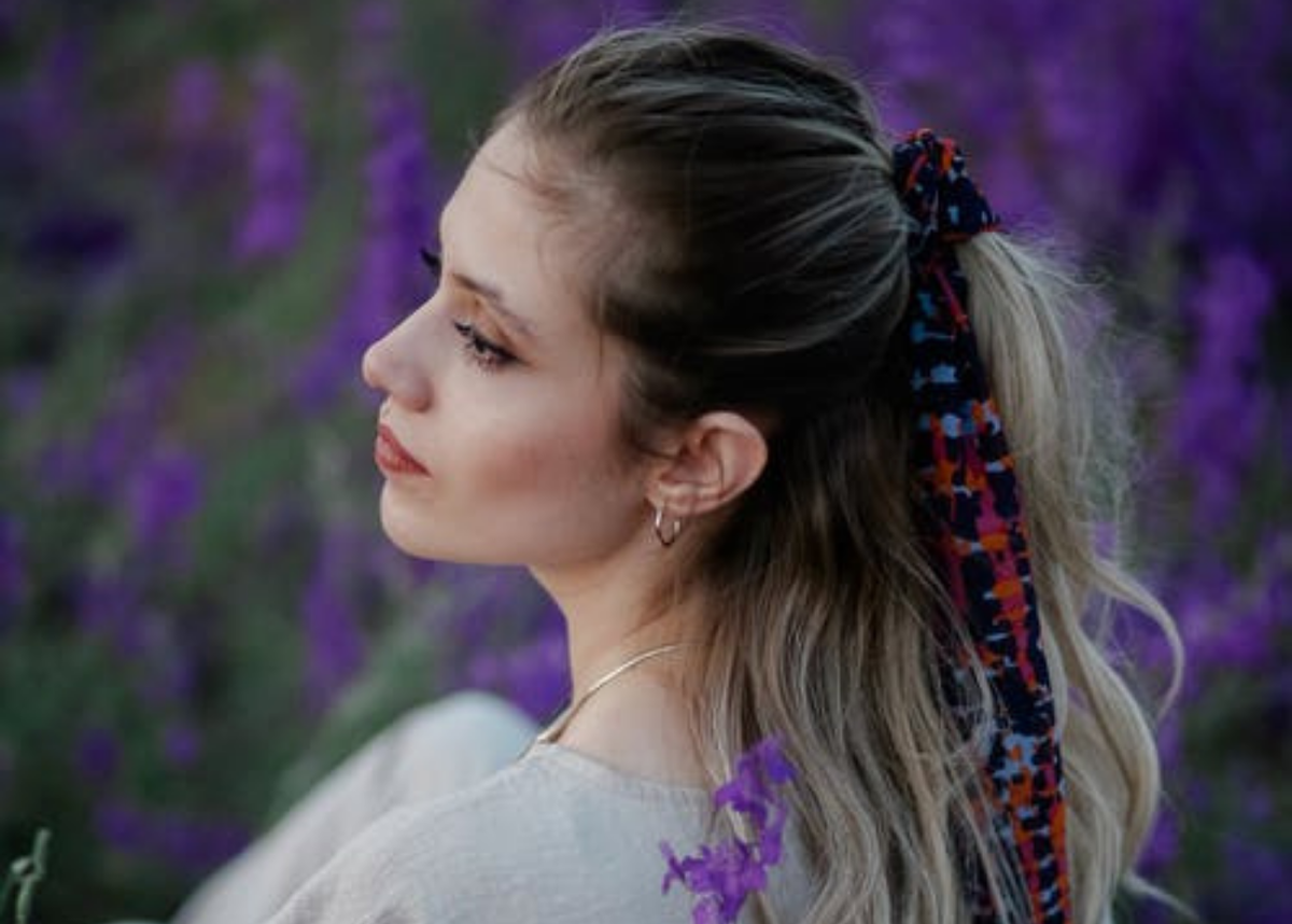 Красивая женщина, которой, надеюсь, никто не манипулирует...