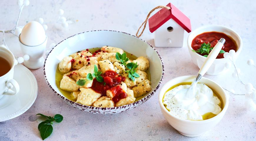 Подавать с любимым вареньем и сметаной 