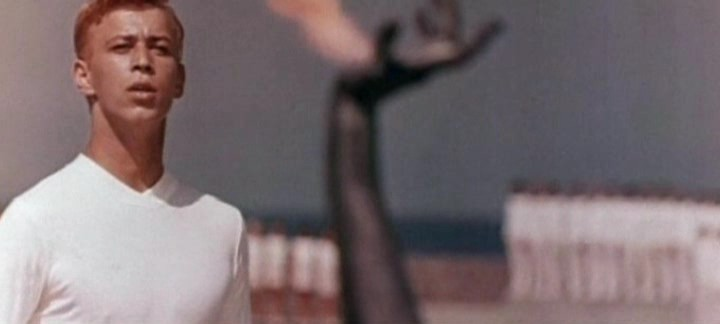 Торжественность и пафос церемонии выбора наставников - зашкаливает.  
(с) Кадр из фильма