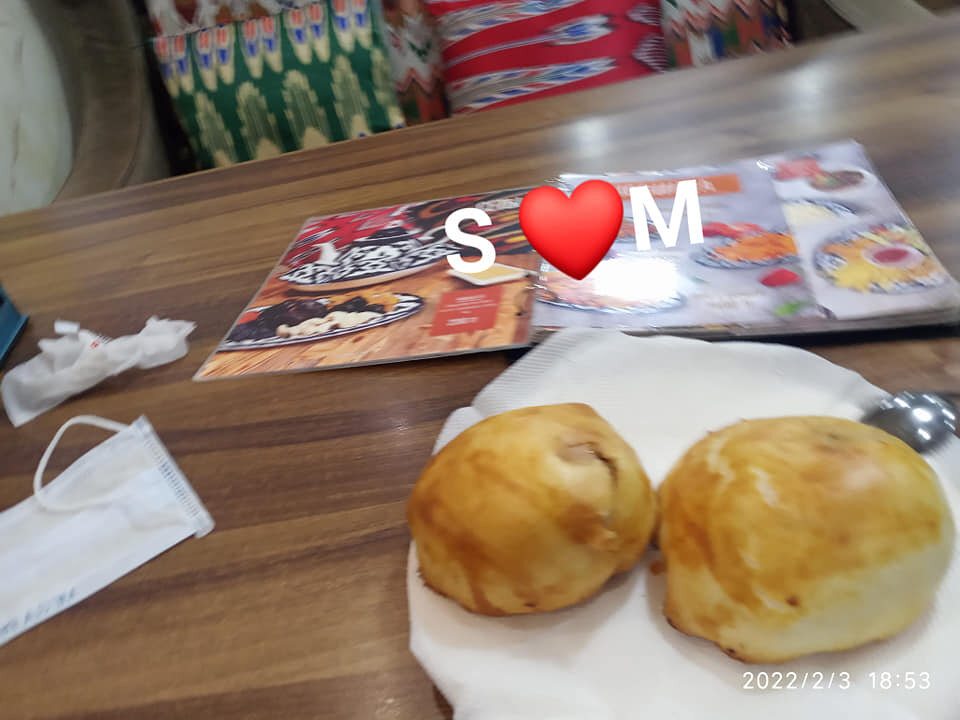 Самса по стоимости 450 тенге за штуку