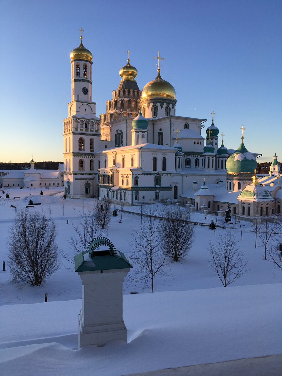 Свято Никольский женского монастырь зимой