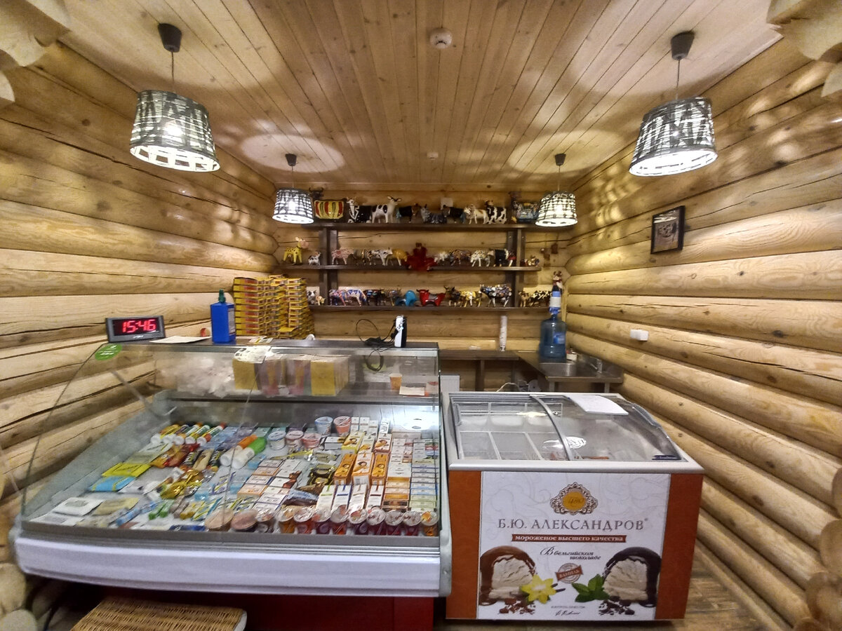 Ветрина образцов продукции производства. Фото: Светлана Лыткина