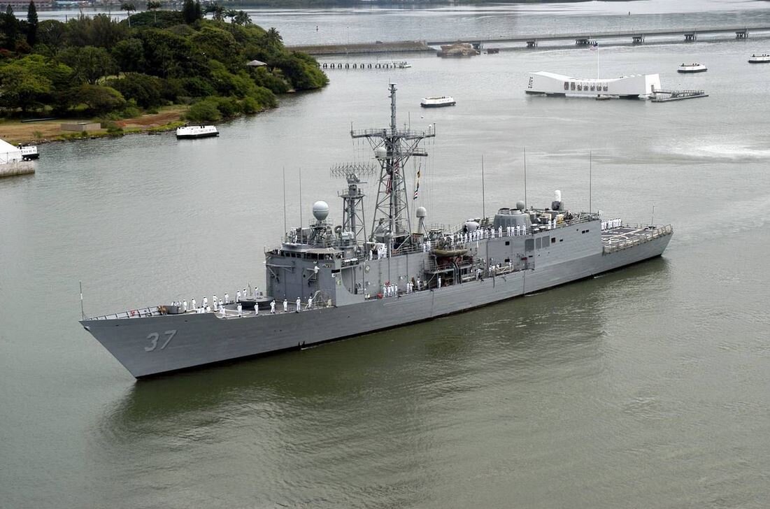 Американский фрегат Оливер Х. Перри