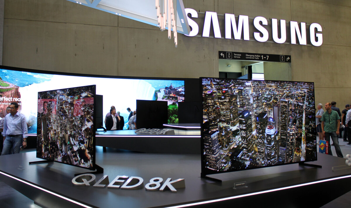 КОМПАНИЯ SAMSUNG БЫЛА ОДНИМ ИЗ ПЕРВЫХ КРУПНЫХ ТЕЛЕВИЗИОННЫХ БРЕНДОВ, ВЫПУСТИВШИХ 8K ТЕЛЕВИЗОРЫ