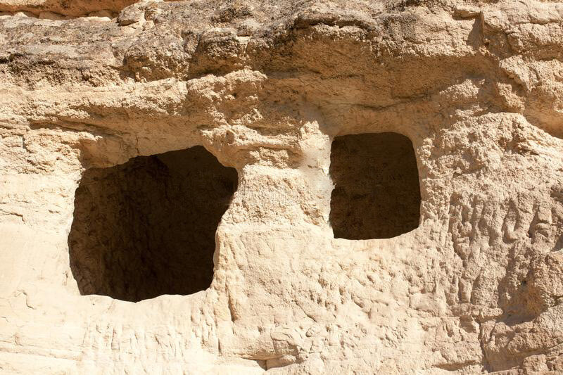 Окна в Каппадокии (Турция)