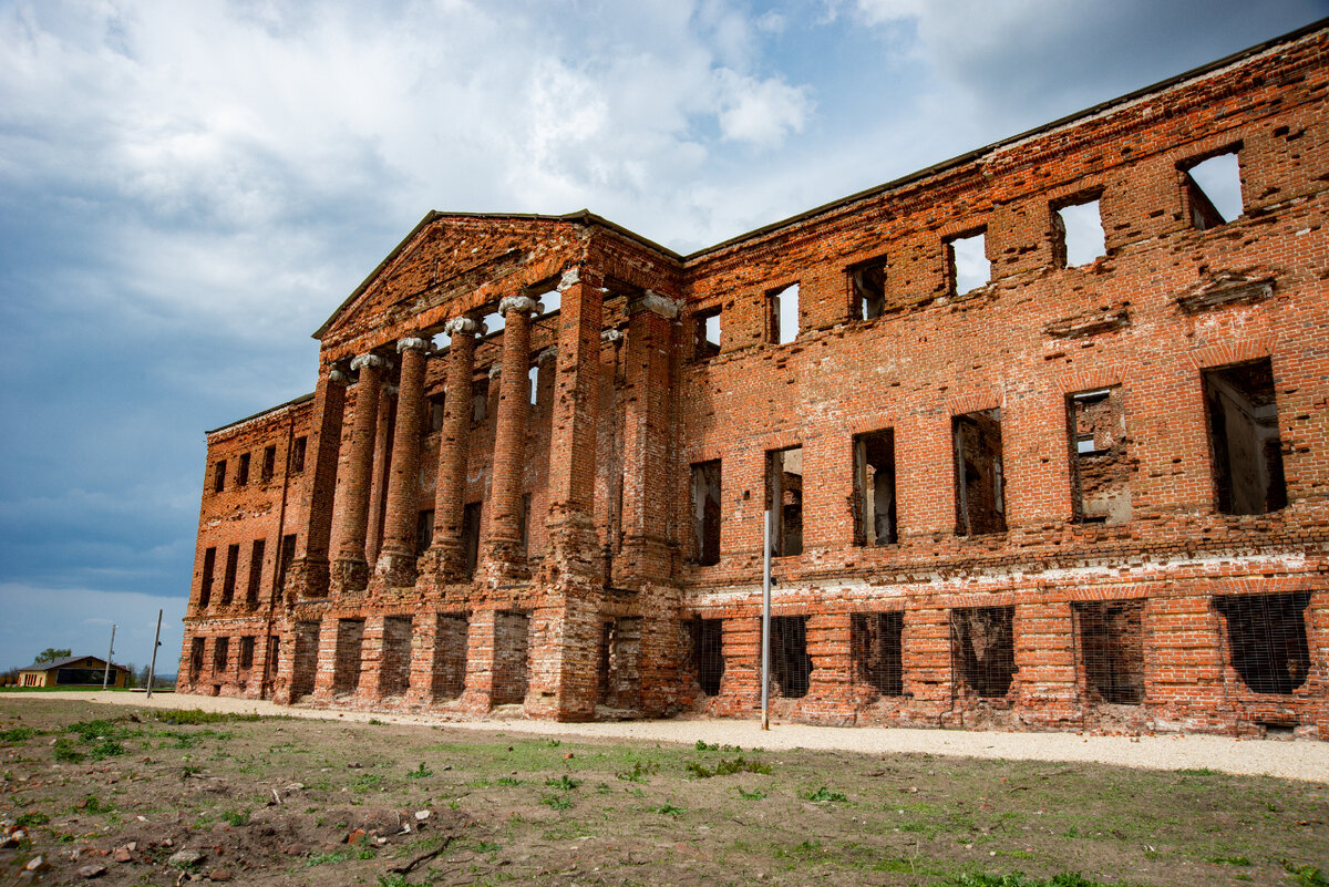 Остатки великолепного дворца