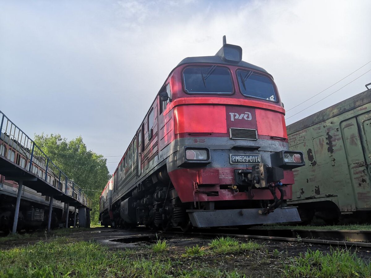 2022 год. 2М62У-114 в депо Калуга.