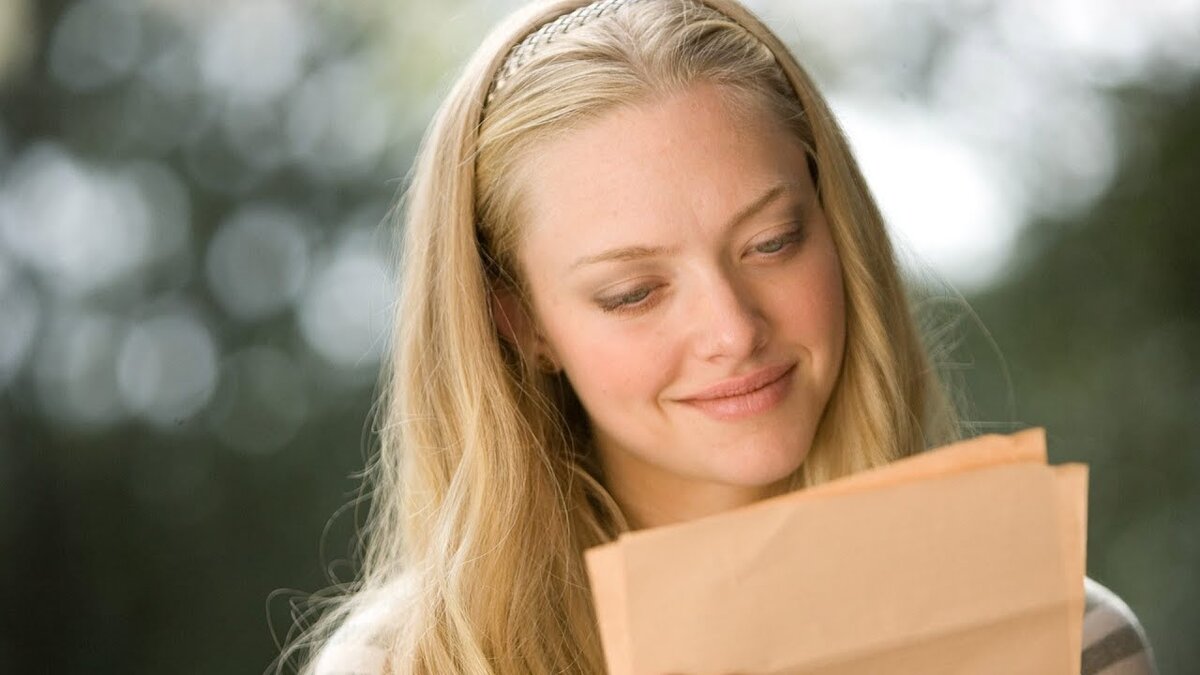 Летом 10-го класса я начала писать письма в формате ЕГЭ. В одиннадцатом точно была уверена – сдаю ЕГЭ по английскому. Кадр из фильма «Письма к Джульетте» Сайт-источник картинки:https://clck.ru/sJiEn