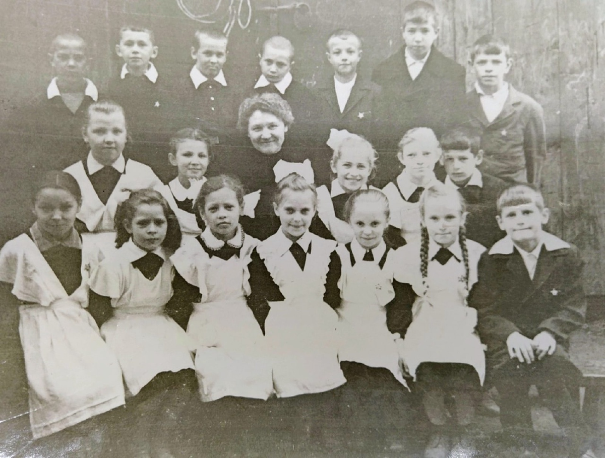 примерно 1962 год, пионеры школы № 10. Томск. 