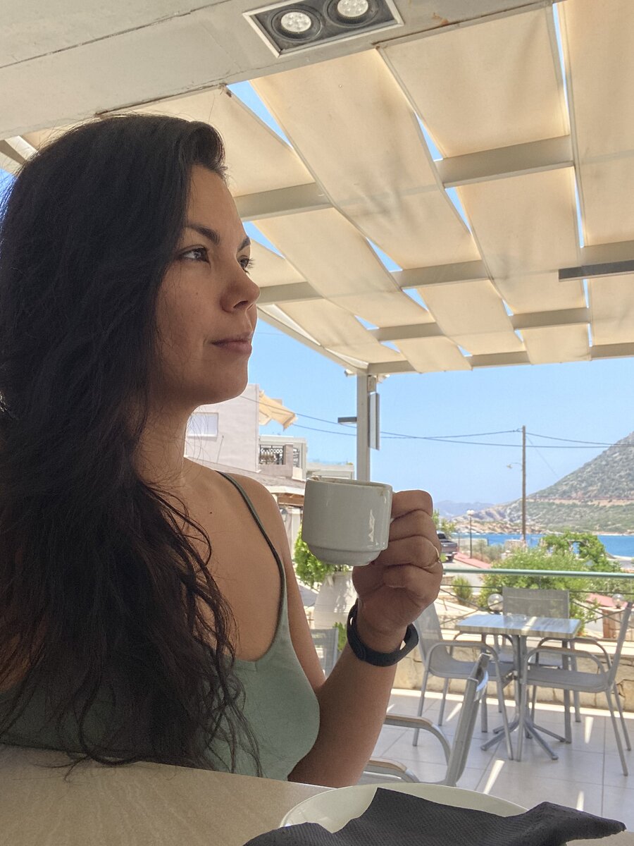 Фото автора с греческим кофе ☕️ 