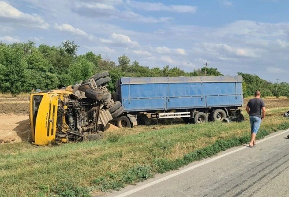     Причиной восьми аварий стало нарушение скоростного режима движения. Фото: УГИБДД по РО.