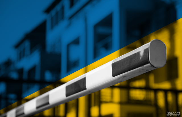    Шлагбаум Иван Шилов © ИА REGNUM