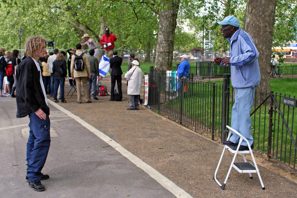 Уголок ораторов. Гайд парк в Лондоне уголок ораторов. Speakers Corner in Hyde Park. Hyde Park уголок спикера. Hyde Park in London Speakers Corner.