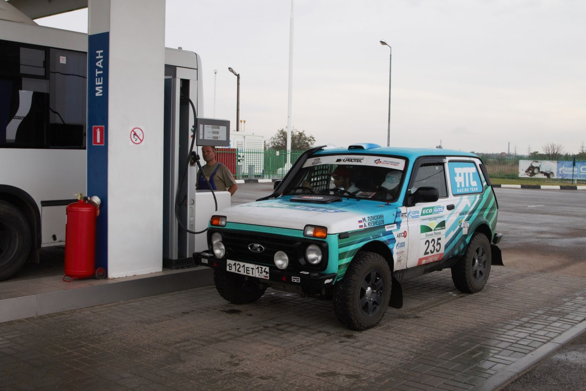 Ваз 2121 и девушки. Proto трофи. Девушка на ниве за рулем. Нива 9 местная. Нива победитель драйв 2.