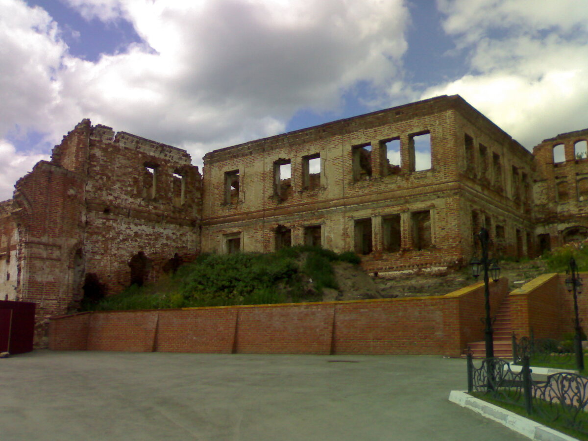 То, что оставалось от старого храма . Из старых фотографий