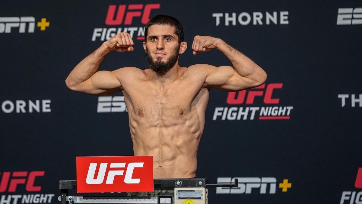    Боец Ислам Махачев:Louis Grasse/PxImages/Icon Sportswire via Getty Images