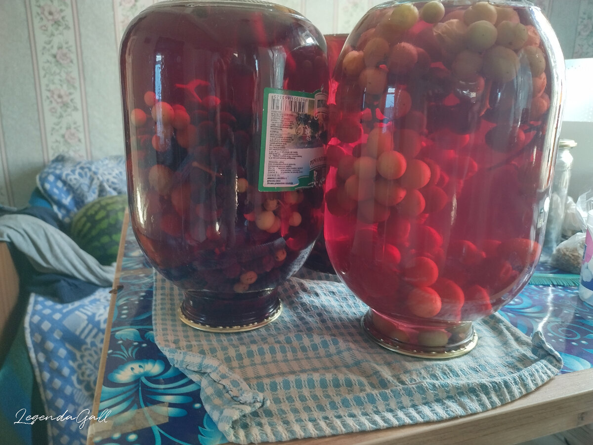 Как-то кто-то написал про компоты - воду в банках закрываете. Да, именно так! И мне очень нравится!