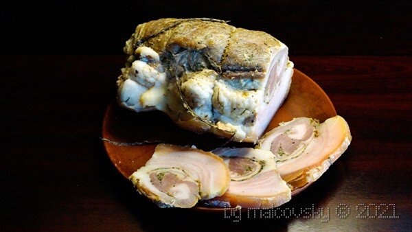 Грудинка свиная в духовке по-особому.