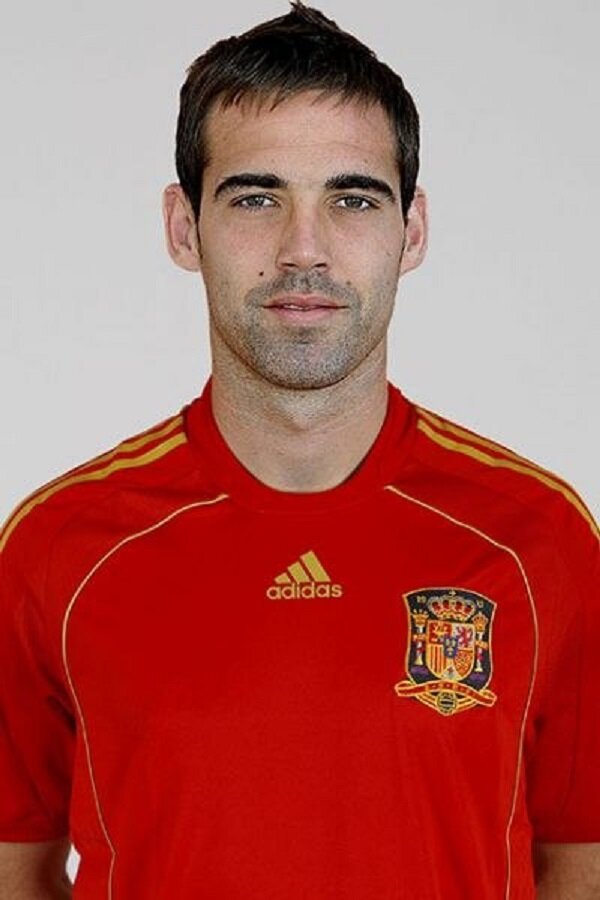 Фернандо Наварро - воспитанник Барселоны, так и не ставший суперзвездой