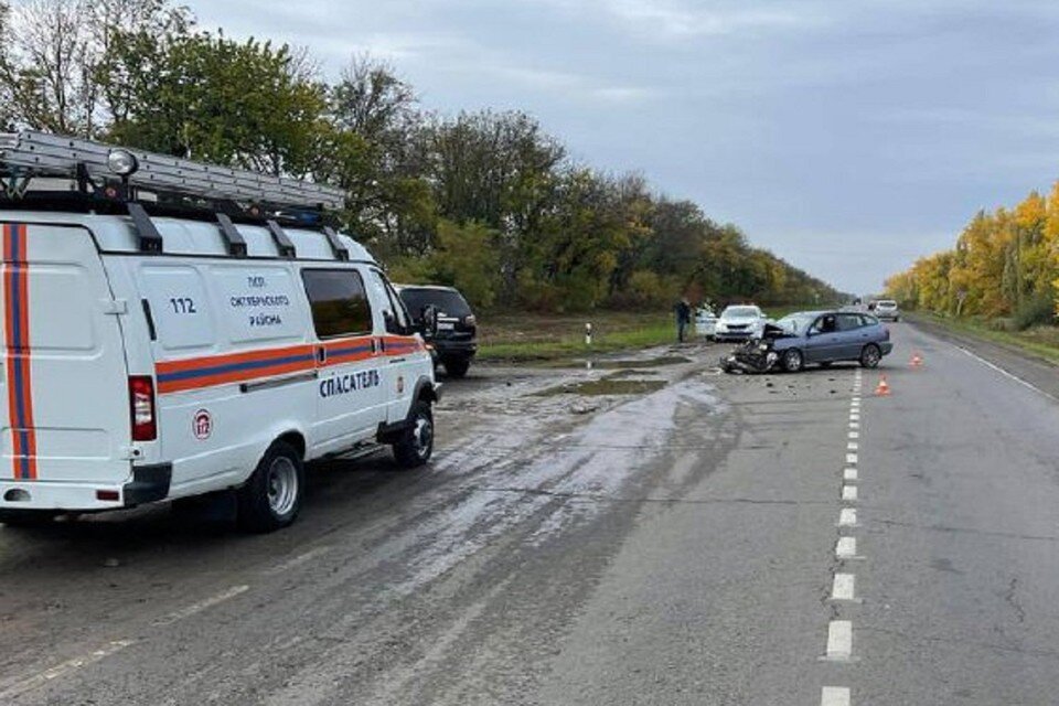     Два человека пострадали в аварии на трассе под Ростовом. Фото: ГИБДД по РО.