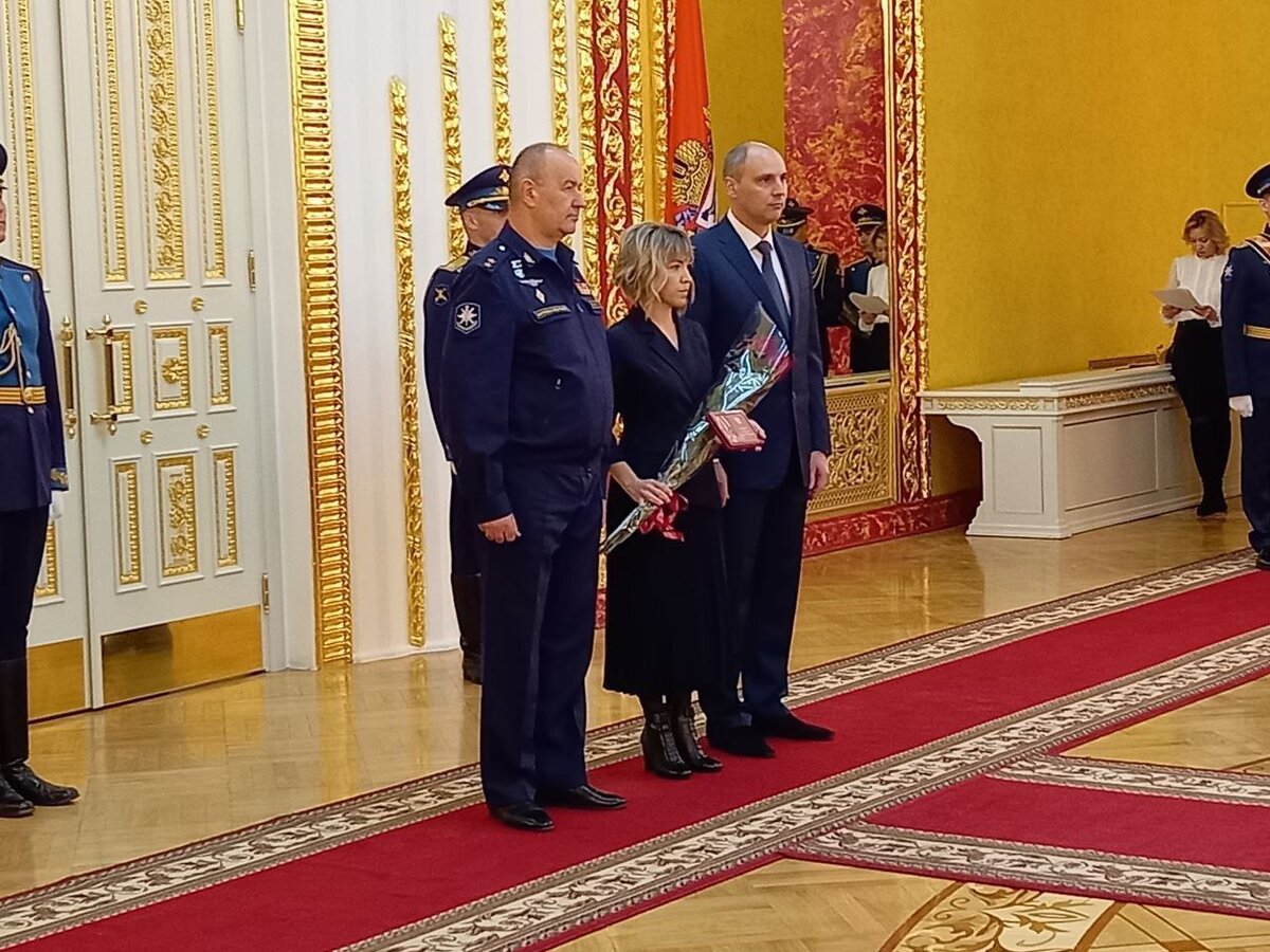  📷    Денис Паслер вручил высокие госнаграды родственникам погибших оренбургских летчиков Марина Шарт