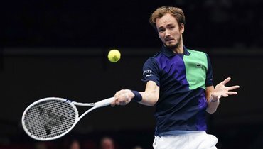 Медведев обыграл чемпиона US Open перед родными трибунами. Тим приходит в себя, но тягаться с Даниилом ему рановато  📷
