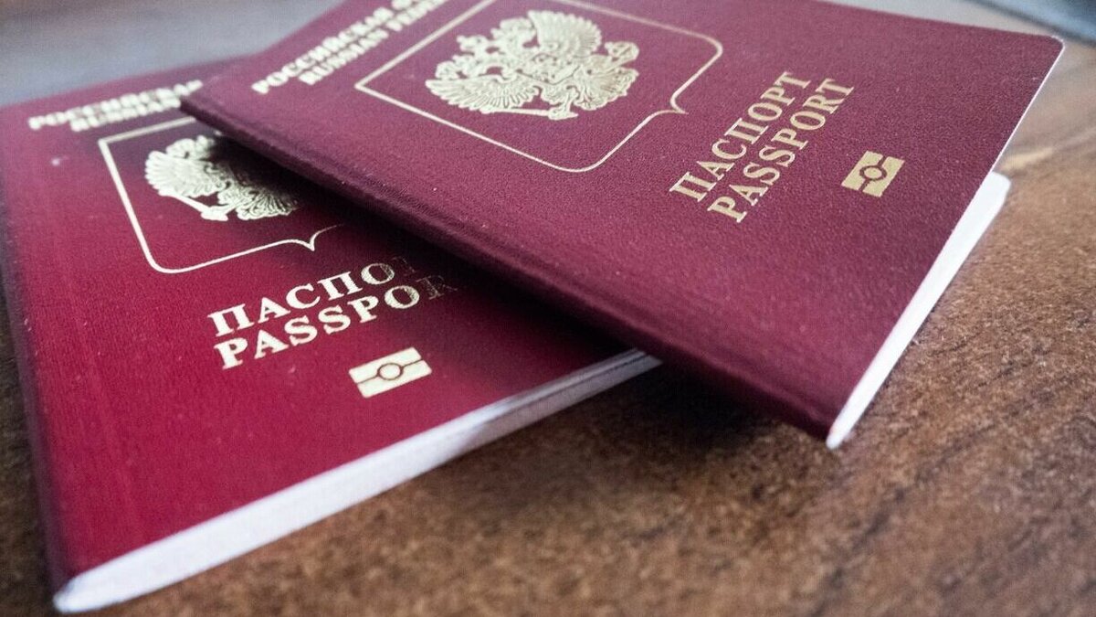     В пресс-службе МВД Ростовской области корреспонденту RostovGazeta сообщили, что информация о возможной сдаче военными медиками загранпаспортов уточняется.