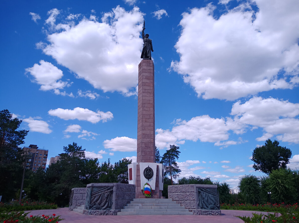 Памятник чекистам. Листайте галерею. Там есть ещё фото