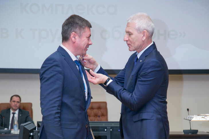   Сергей Ахапов – один из самых титулованных региональных министров спорта России. Фото минспорта Новосибирской области