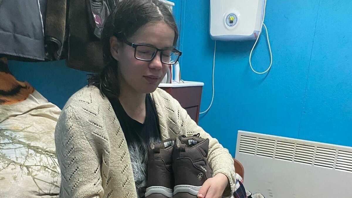     Неравнодушные люди в соцсетях рассказали о бездомной девушке, которая скитается по улицам Ижевска. Благодаря Марии, администратору центра помощи бездомным людям «Тёплый Кров», состоялась наша встреча с Лерой.