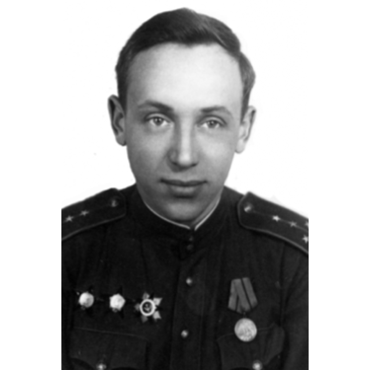 Дедушка Леня капитан.ю 1943г.