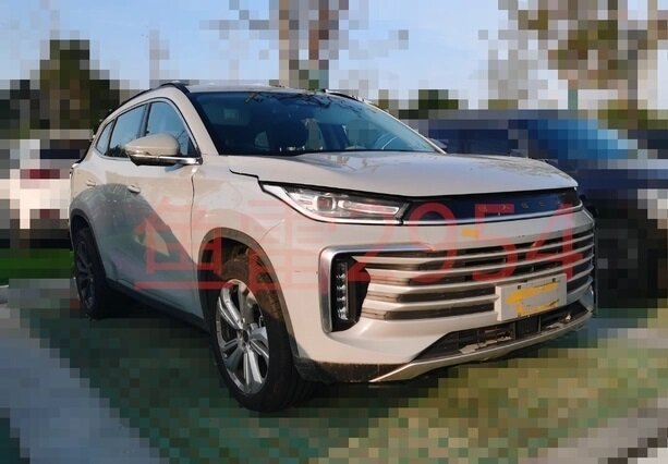 На фото из соцсети: обновленный кроссовер Exeed TXL в Китае