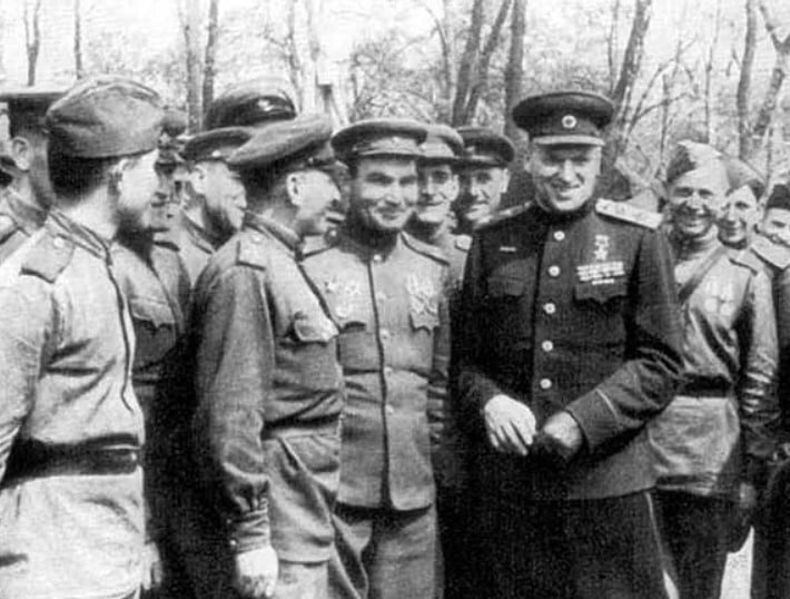 Штаб рокоссовского. Рокоссовский 1943. Рокоссовский 1943. Смоленское сражение 1941. Штаб рокоссовского.