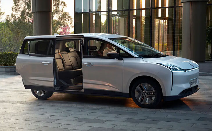 Электрический компактвэн FAW Bestune NAT. Фото: faw.com