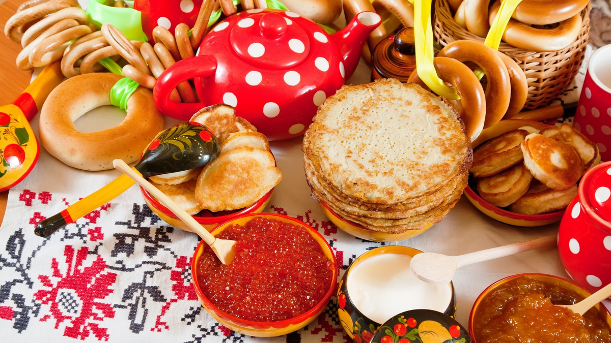 Стол на масленицу.