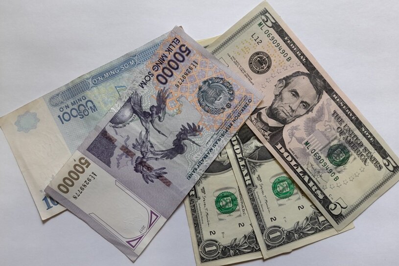 1 доллар узбекском