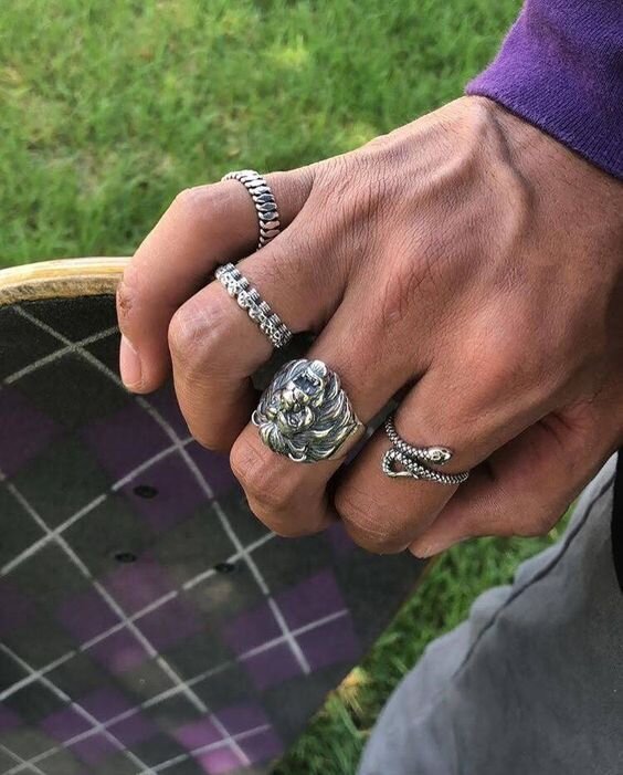 Фото-материалы  взяты с источника https://www.pinterest.ru/cristiancarurucan/jewelry-for-men/