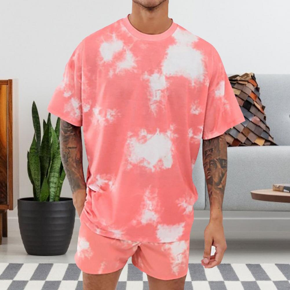 Розовая мужская футболка